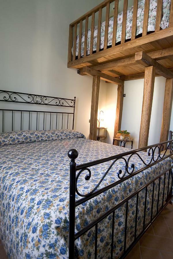 Angolo Del Gelsomino Castel Ritaldi Exteriör bild