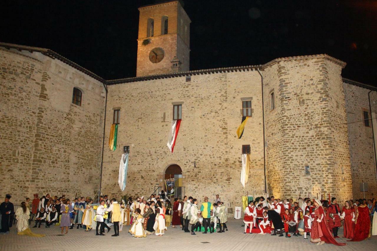 Angolo Del Gelsomino Castel Ritaldi Exteriör bild